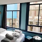 Urban Vibes بيت ضيافة